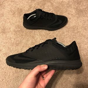 Nike FS Lite Run 2 Men’s Running Shoes Sz 10 Black